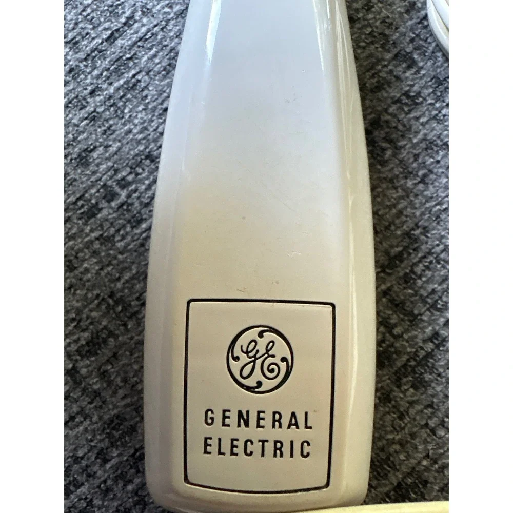 Vintage General Electric Electric Carving Knife White D4EK15 Stainless Steel USA